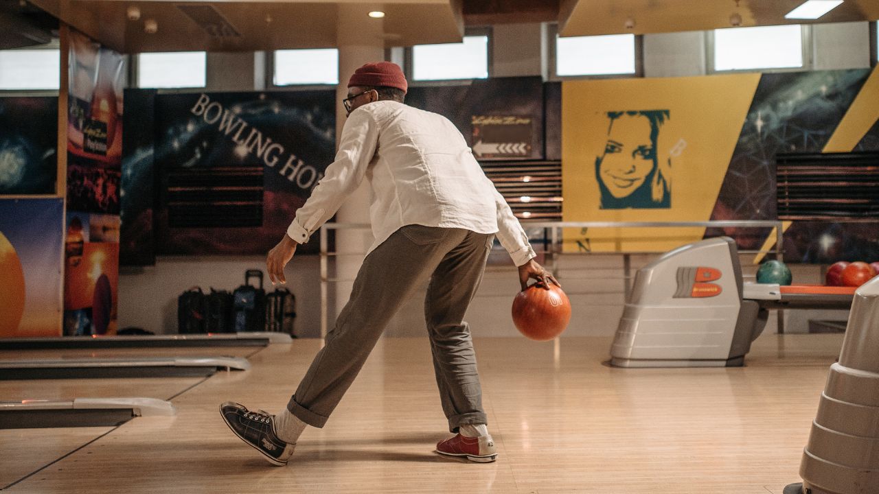 6 Things to Consider in Custom Retro Bowling Shirts