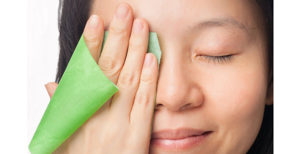 The Benefits Of Using Oil Blotting Paper For Cosmetic Purposes